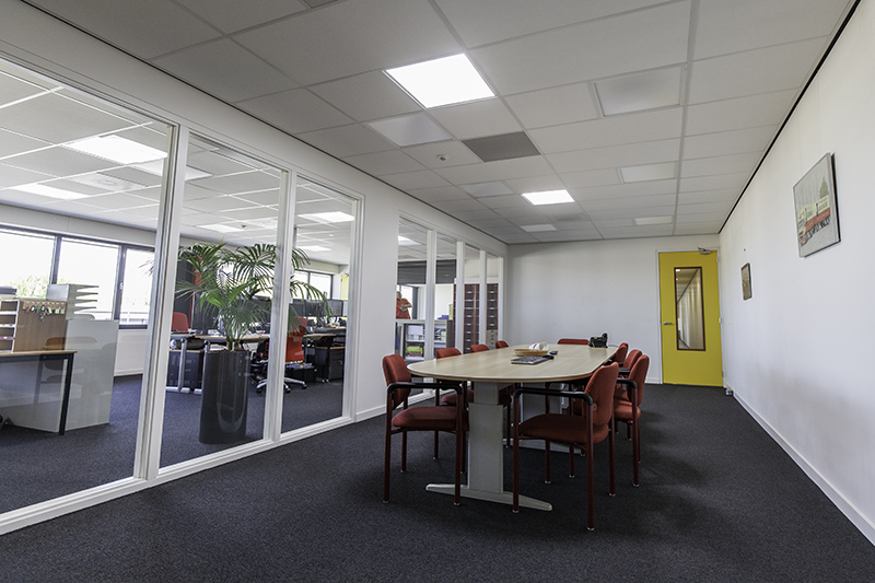 Solatube apporte de la lumière naturelle dans le bureau du centre de distribution